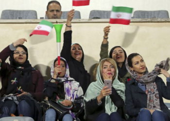 Irán se compromete con la ONU a permitir a las mujeres en los estadios