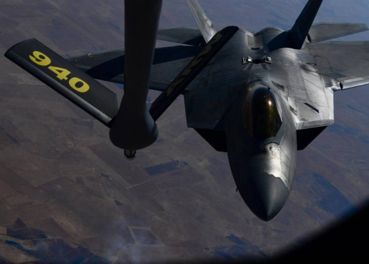 Por qué el Raptor F-22 es el "rey de los cielos"