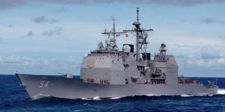 Nuevo dron espía de China sigue a un crucero de la Marina de los EE.UU.