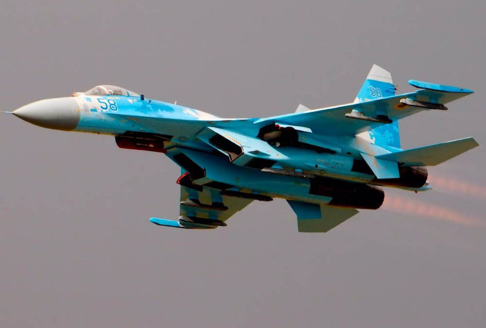 Cazas F/A-18 de la OTAN vs. Su-27 de Rusia