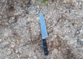 Un cuchillo encontrado en posesión de un sospechoso palestino detenido por las fuerzas de seguridad en Cisjordania, 25 de agosto de 2019. (Rescatadores sin fronteras).