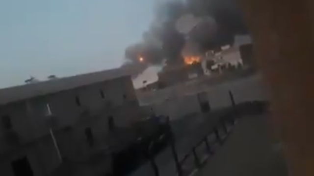 Explosiones en un depósito de armas de un grupo de milicias chiítas en Iraq, 20 de agosto de 2019 (captura de pantalla de video)