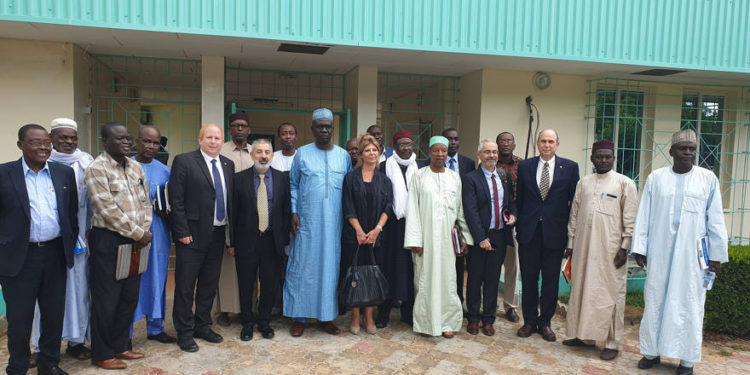 Una delegación de representantes de los ministerios israelíes se reúne con funcionarios chadianos en Chad, agosto de 2019. (Ministerio de Economía y Comercio)
