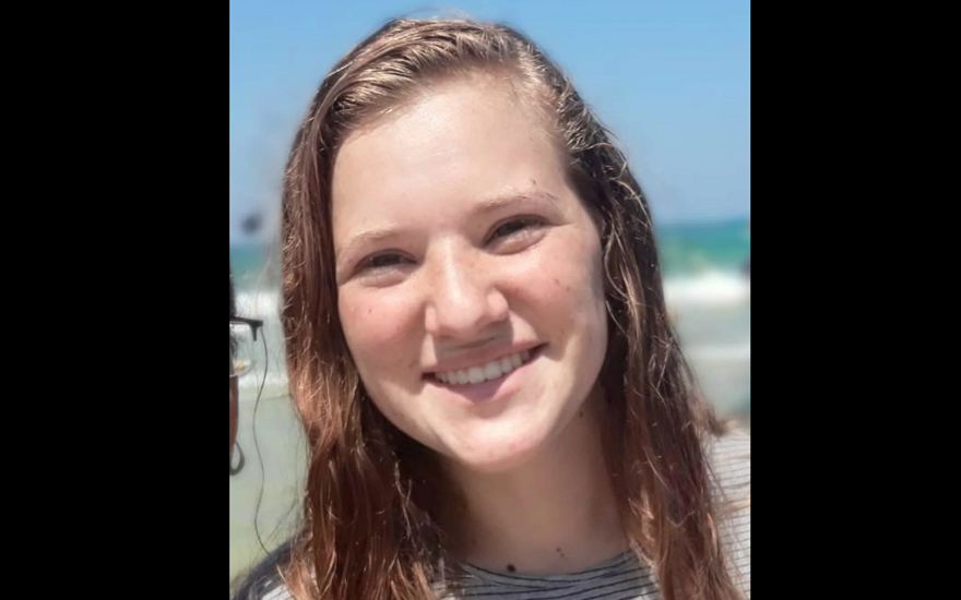 Rina Shnerb, de 17 años, asesinada en un bombardeo en Judea y Samaria, el 23 de agosto de 2019 (Cortesía de la familia)