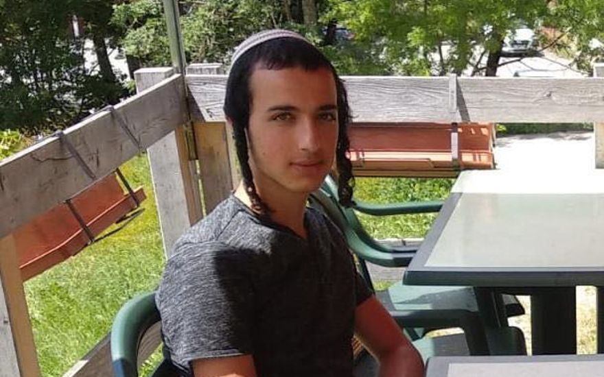 Dvir Sorek, de 19 años, estudiante de yeshiva y soldado de las FDI fuera de servicio que fue encontrado apuñalado fuera del poblado de Judea y Samaria el 8 de agosto de 2019 (Cortesía)