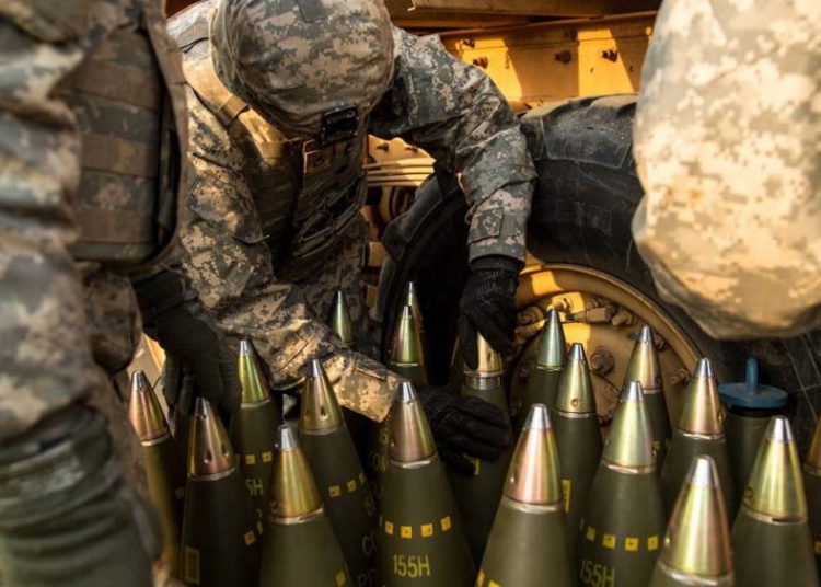 Ejército de EE.UU. otorga contrato por $41 millones para munición de artillería de 155mm