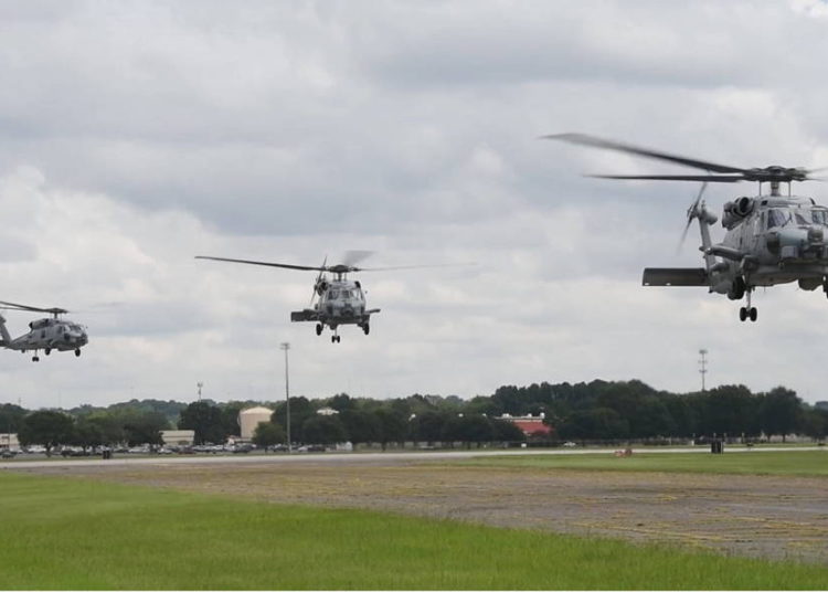 Marina de EE.UU. despliega helicópteros MH-60R en la base aérea de Maxwell