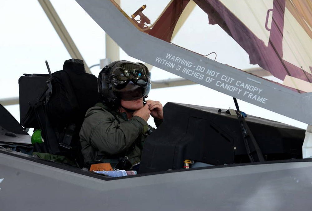 Estados Unidos otorga un contrato a Lockheed Martin para adquirir un cascos para cazas F-35
