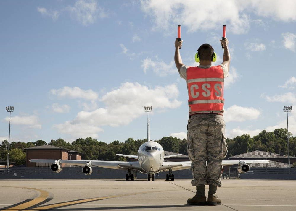 Fuerza Aérea de EE.UU. evacua los aviones Joint STARS a Tinker