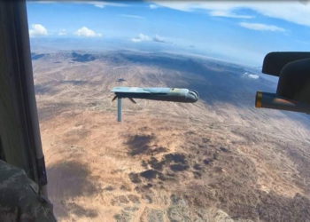 Ejército de EE.UU. prueba un nuevo dron lanzado desde un helicóptero