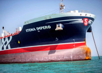 Stena Impero, un buque de bandera británica propiedad de Stena Bulk, es visto en un lugar no revelado frente a la costa de Bandar Abbas, Irán, 22 de agosto de 2019. (Crédito de la foto: NAZANIN TABATABAEE YAZDI / TIMA VIA REUTERS)