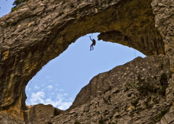 Alpinista israelí fallece tras caer de montañas en el norte de España