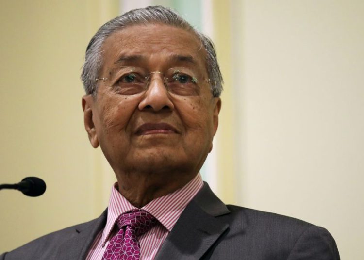 Primer ministro antisemita de Malasia presenta su renuncia