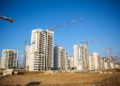 Nuevos edificios de apartamentos en construcción en Rosh Haayin en el centro de Israel | Foto: Yehoshua Yosef