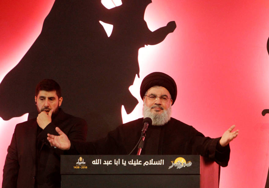 El líder de Hezbolá, Sayyed Hassan Nasrallah, se dirige a sus seguidores durante una aparición pública en una procesión religiosa. (Crédito de la foto: AZIZ TAHER / REUTERS)