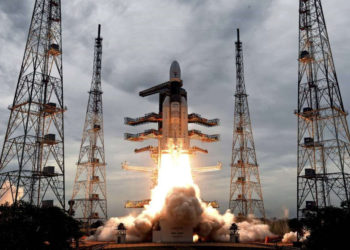 Nave espacial de la India pierde contacto con la Tierra antes de aterrizar en la Luna
