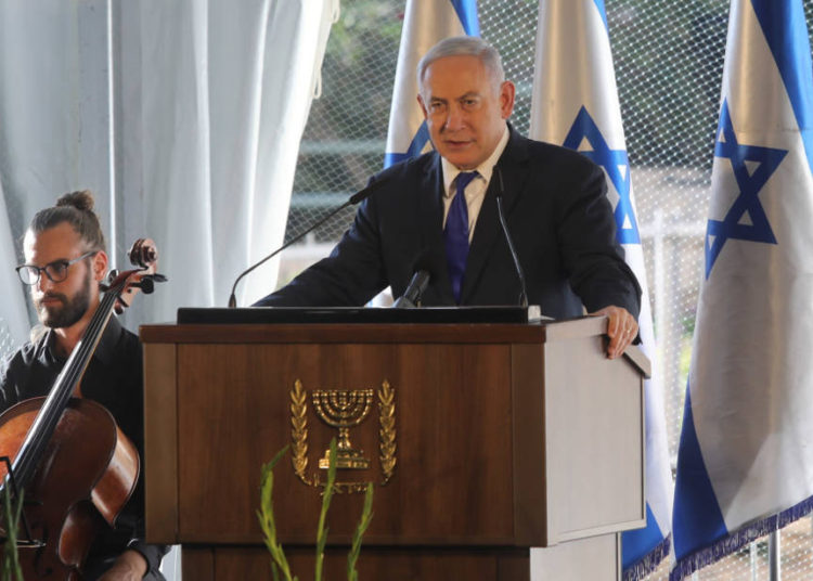 El primer ministro Benjamin Netanyahu habla en una conferencia de prensa en Hebrón, el 4 de septiembre de 2019. (Crédito de la foto: MARC ISRAEL SELLEM / THE JERUSALEM POST)