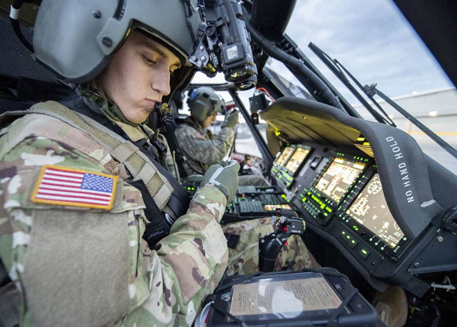 Ejército de EE.UU. modernizó la cabina de pilotaje digital UH-60V Black Hawk