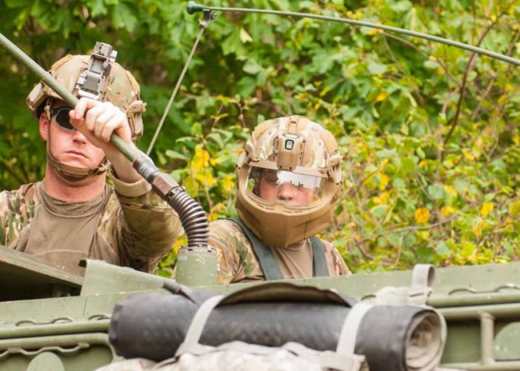 Soldados de EE.UU. recibe sistema de protección de cabeza IHPS de última generación