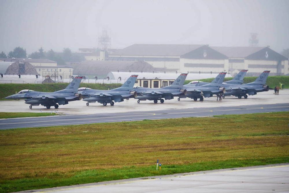 Cazas F-16 de la Fuerza Aérea de EE.UU. participaron en entrenamiento aéreo en Alemania