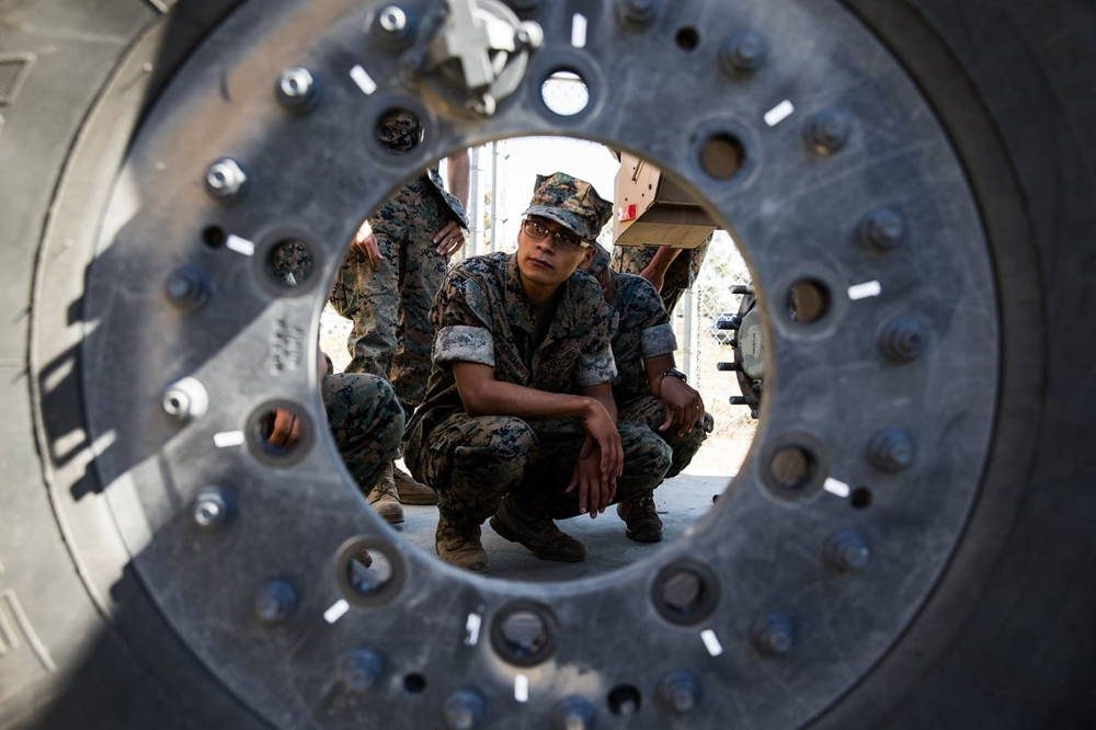 Cuerpo de Marines de EE.UU. lanza curso de entrenamiento de JLTV en el Campamento Pendleton