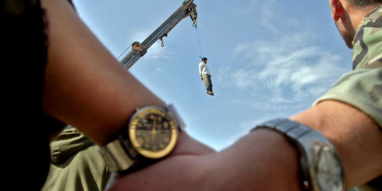 Irán continúa ejecutando niños: tiene 90 en el corredor de la muerte