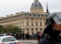 Hombre armado con cuchillo asesinó a cuatro policías en París