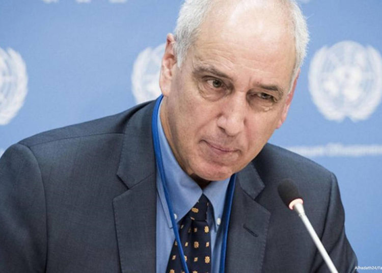 Michael Lynk informa a los periodistas en la sede de la ONU en Nueva York el 26 de octubre de 2017. (Kim Haughton / ONU)