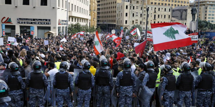Líbano solicita ayuda al FMI para hacer frente a su peor crisis económica en décadas