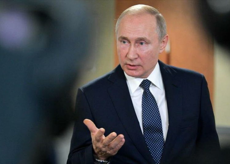 Putin elogia la respuesta de Rusia a la pandemia mientras critica a EE.UU.