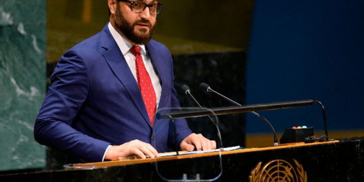 Afganistán en la ONU: Los talibanes deben “unirse a nosotros en paz o continuaremos luchando”