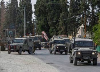 Soldados israelíes vistos durante una redada en la aldea de Shuweika, cerca de la ciudad cisjordana de Tulkarem, 20 de octubre de 2018. Foto de Nasser Ishtayeh / Flash90