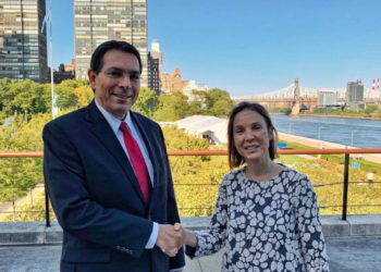 Embajador Danon y Natalia Nadal. (Crédito de la foto: MISIÓN DE LA ONU)
