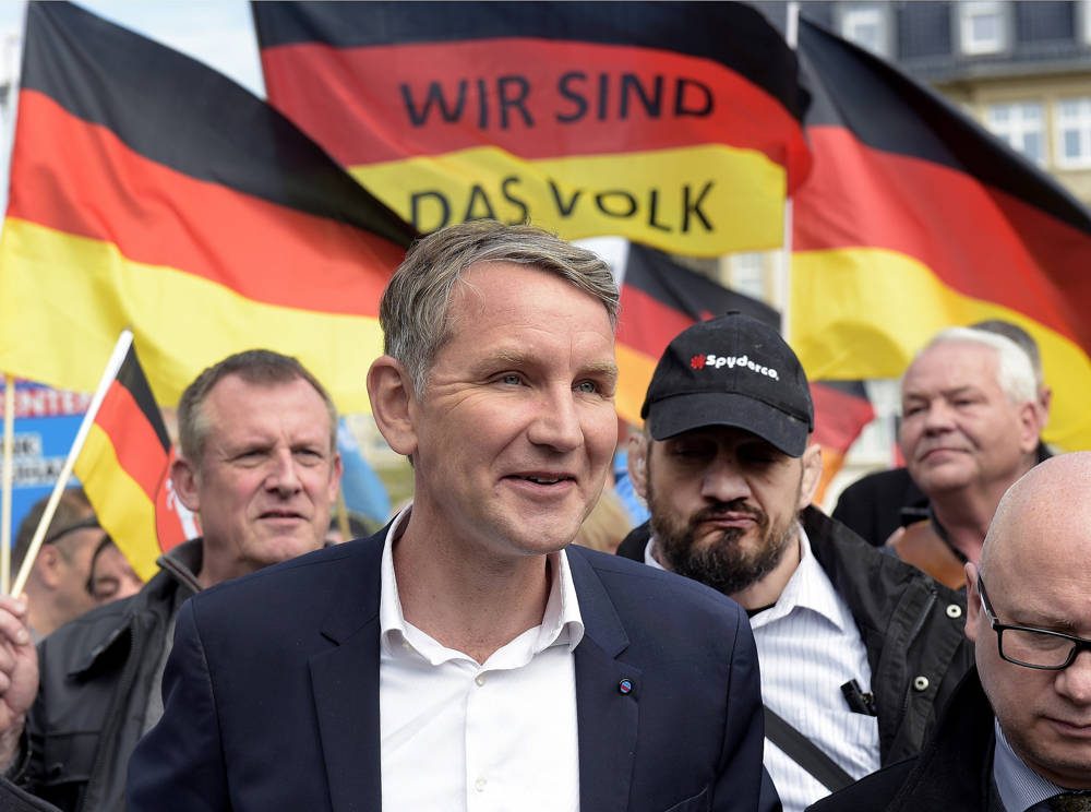 El líder de la facción AfD de Thuringia, Bjoern Hoecke, asiste a un mitin en Erfurt, Alemania, el miércoles 1 de mayo de 2019. (Foto AP / Jens Meyer)