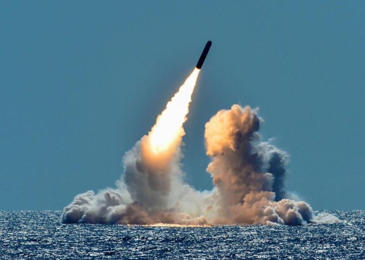 EE. UU. planea integrar misiles hipersónicos en sus submarinos