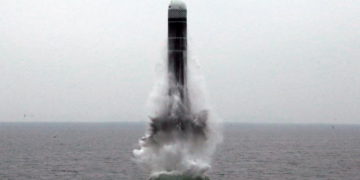 Corea del Norte confirma que lanzó nuevo misil balístico desde un submarino