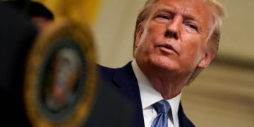 Trump: Podemos estar llegando a la cima de la “curva” del brote de coronavirus