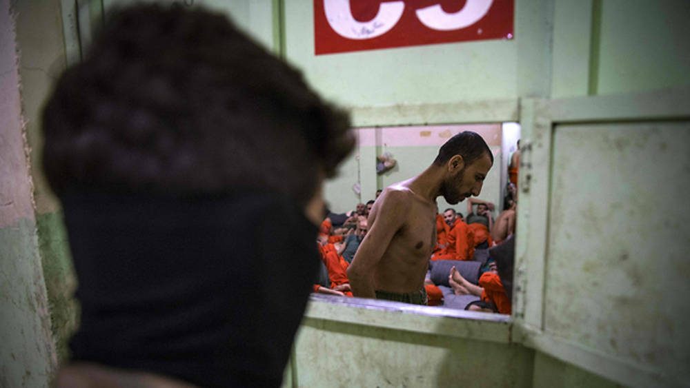 Los jihadistas fugitivos se acercan a la prisión y abren fuego, solo como una forma de decirles a los detenidos que todavía están allí (Fotos: AFP)