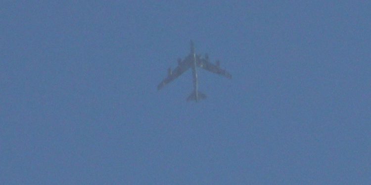 Bombardero B-52 de EE.UU. avistado cerca a la base de Rusia en Siria