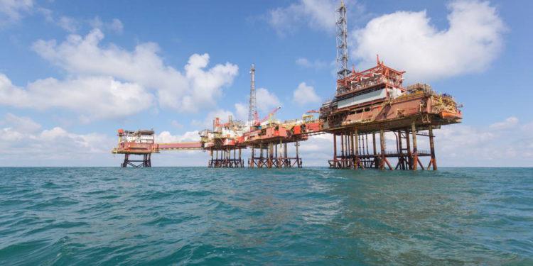 Venezuela aprueba incentivos para que Rosneft de Rusia invierta en gas en altamar