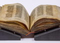 Una Biblia hebrea milenaria, llamada el Pentateuco de Washington, fue presentada al público por primera vez en una exposición especial en el Museo de la Biblia el 7 de noviembre de 2019 (Cortesía).