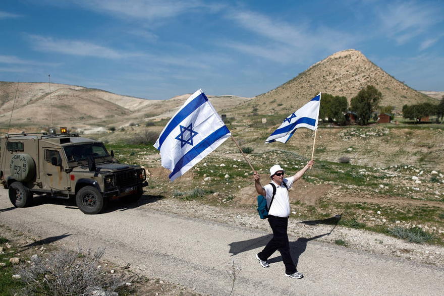 Ilustrativo: los israelíes participan en una marcha anual de 8 km en el valle del Jordán. 21 de febrero de 2014. (Yonatan Sindel / FLASH90)