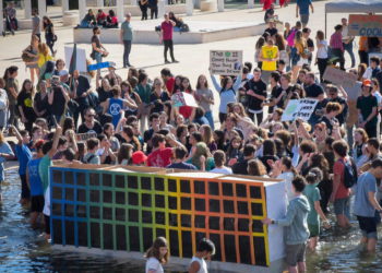 Cientos de manifestantes se reúnen en Tel Aviv para exigir medidas contra el cambio climático