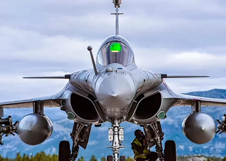 India califica a los cazas Dassault Rafale de Francia “superiores” a los Su-30MKI de Rusia