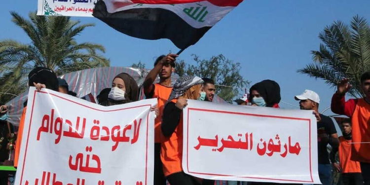 Miles de personas se manifiestan en Irak contra la influencia política de Irán