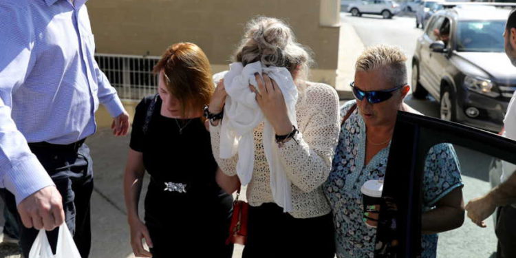 Tribunal de Chipre dictamina que mujer británica mintió al afirmar que israelíes la violaron