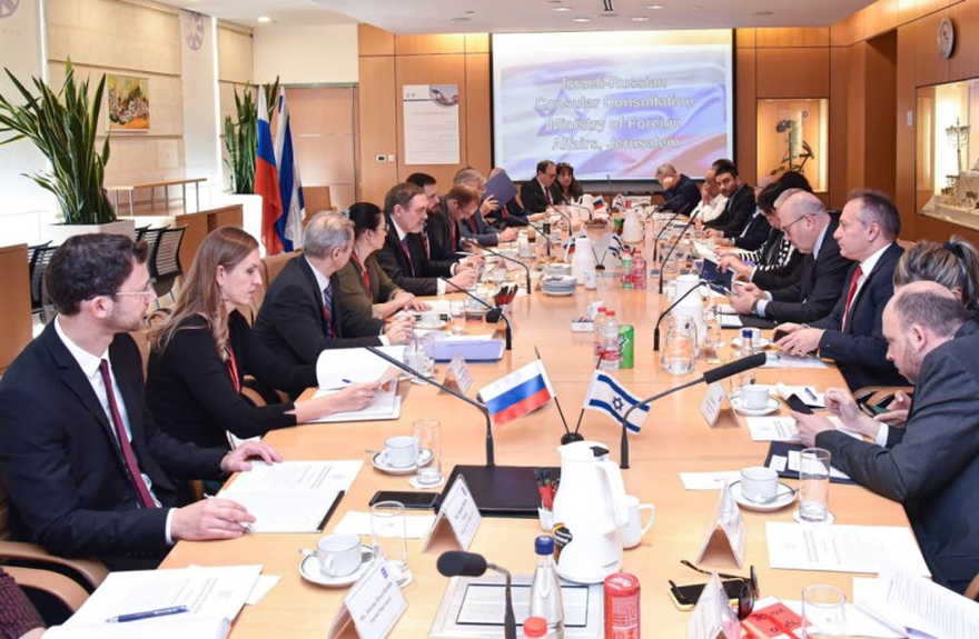 Delegación de Rusia llega a Israel tras detención de turistas israelíes en Moscú