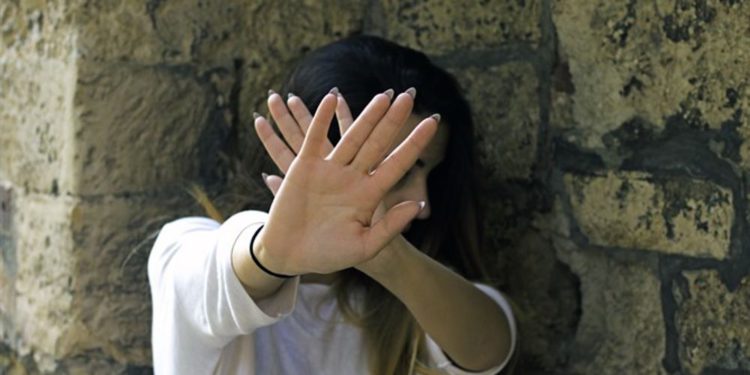 Árabes israelíes arrestados por violar y drogar a una adolescente desaparecida