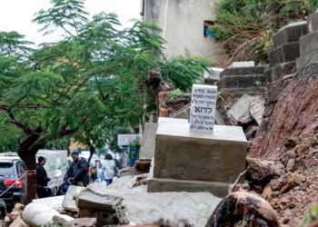 Inundaciones arrasan con tumbas en el único cementerio judío de Beirut