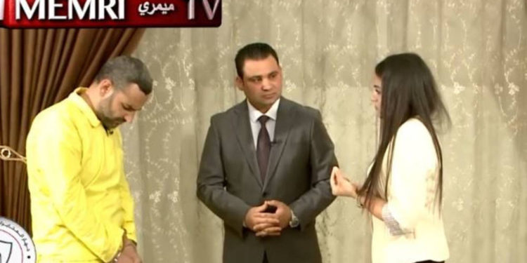 Captura de pantalla de Ashwaq Haji Hamid confrontando a su violador Abu Humam en un informe de la Red Al-Iraqiya, traducido por MEMRI. (crédito de la foto: captura de pantalla)